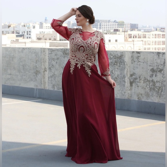 Dresses & Skirts - Mother of the Bride Dress & Plus Size too